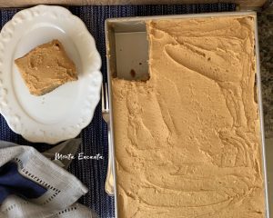 Bolo De Manteiga De Amendoim, Com Glacê Peanut Butter. - Monta Encanta