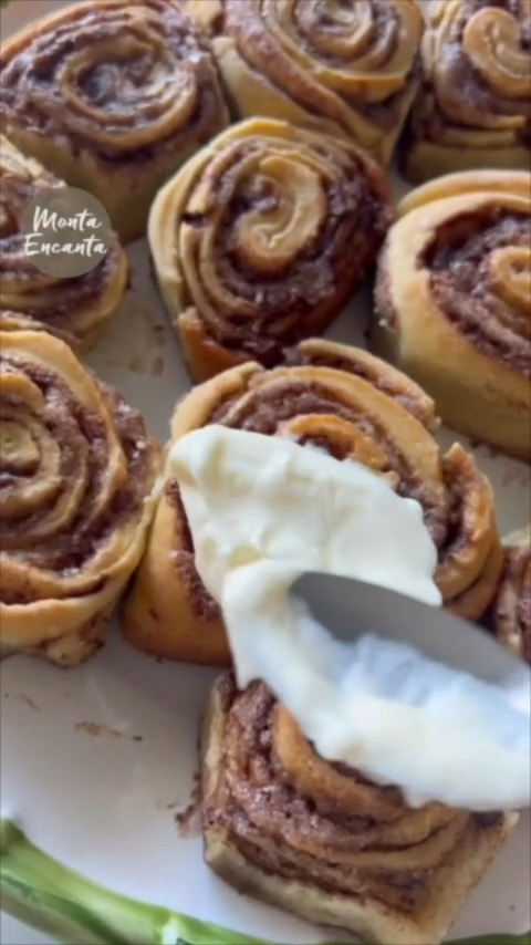 Cinnamon rolls, massa de batedeira! - Monta Encanta